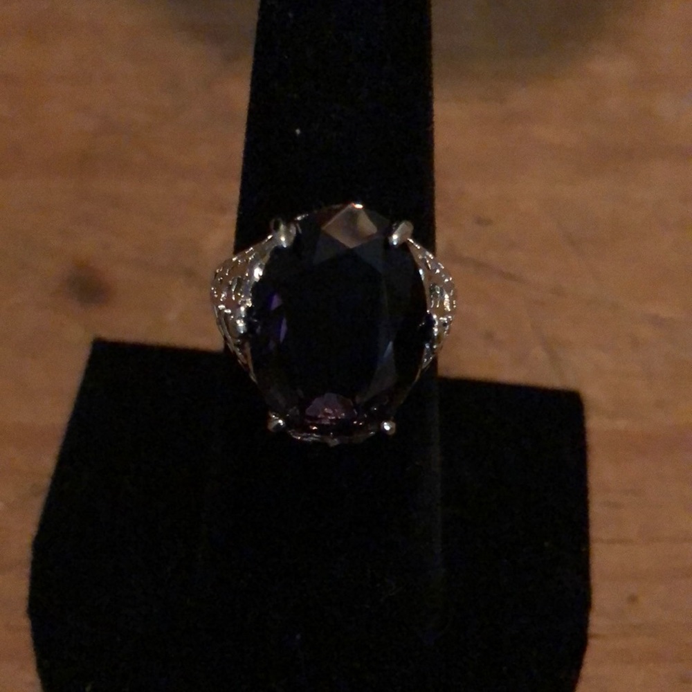 Alexandrite ring set in silver. Size 7 NWOT